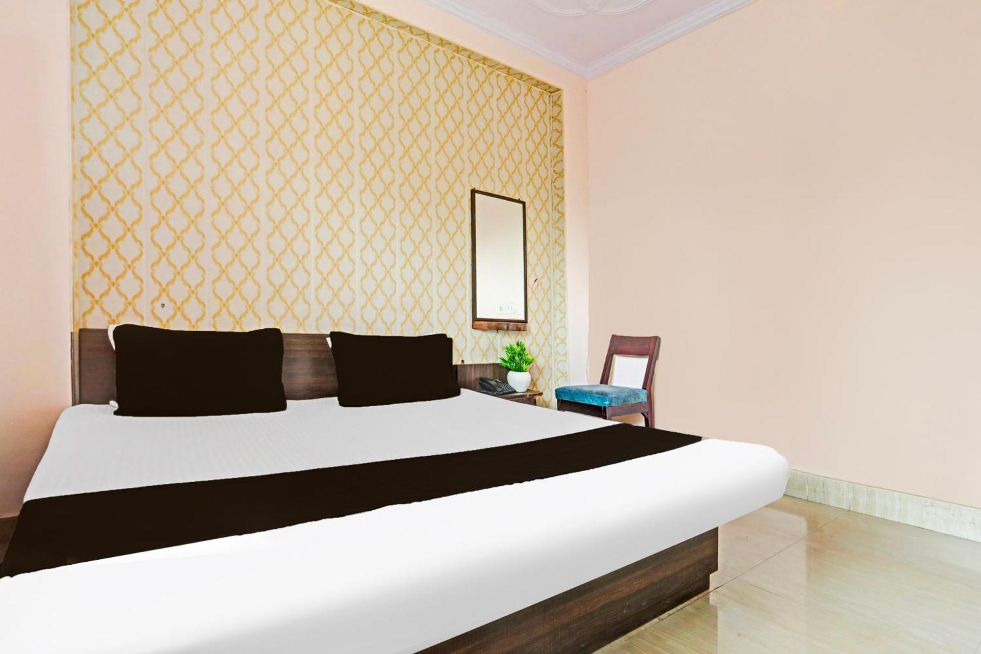 Hotel O Arvi Guest House Varanasi Eksteriør billede