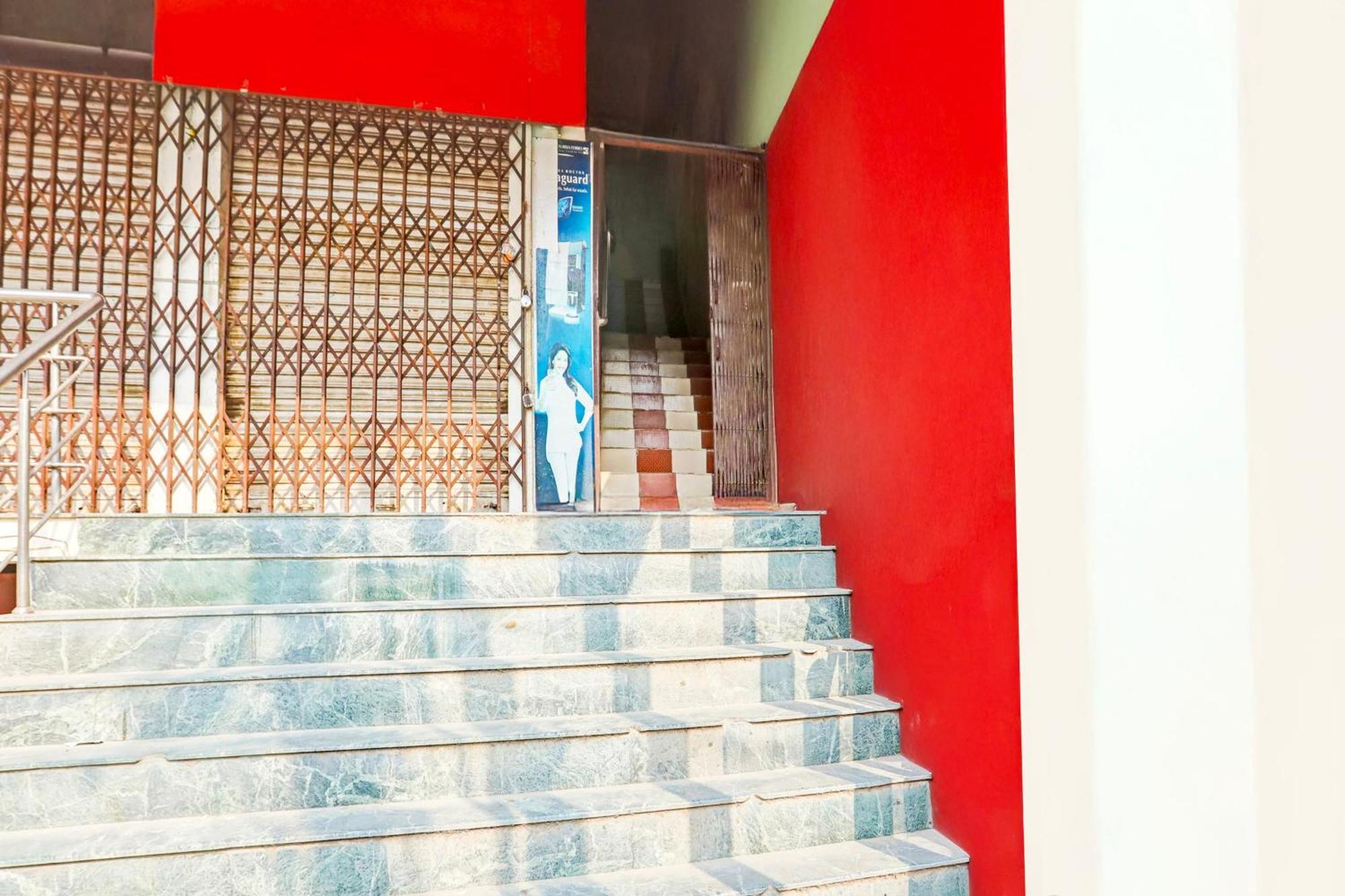 Hotel O Arvi Guest House Varanasi Eksteriør billede